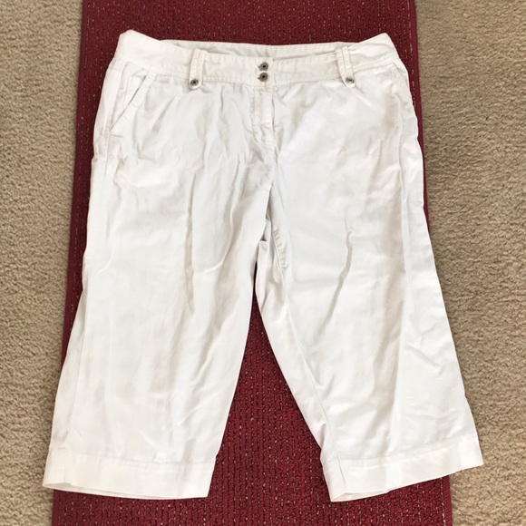 Style&Co-White Capri/Bermudas/almost jeans,pant! - Picture 2 of 7